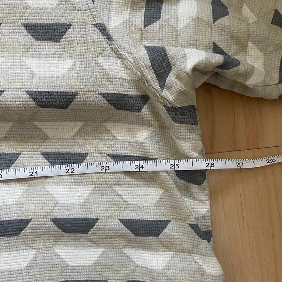 Tommy Bahama 100% Silk Men's Aloha Style Dress Shirt / Light Gray/ Size XL - Picture 9 of 9